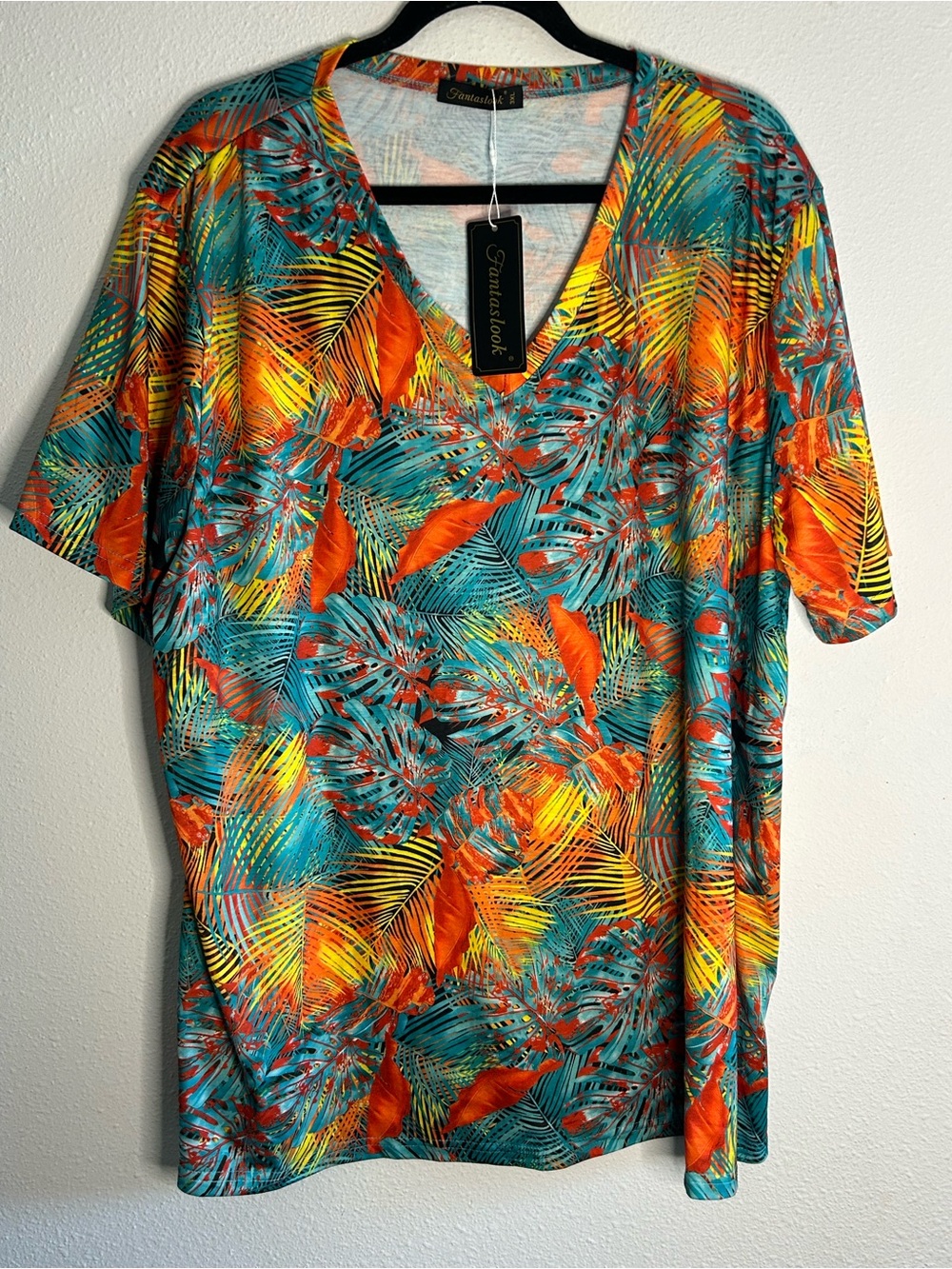Fantaslook look V-Neck Tropical Leaf Top